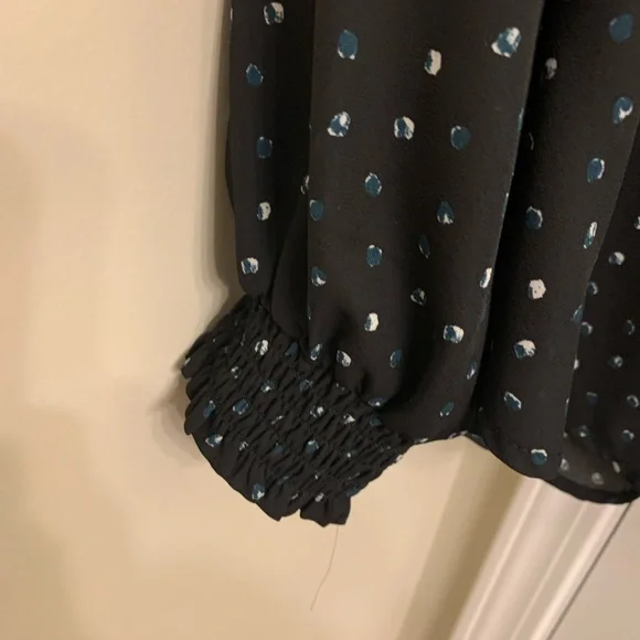 Apt 9 V Neck Buttoned Dotted Blouse, Medium - Picture 6 of 7